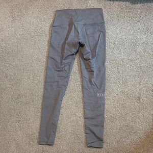 FLEO Gray High-Waisted Leggings